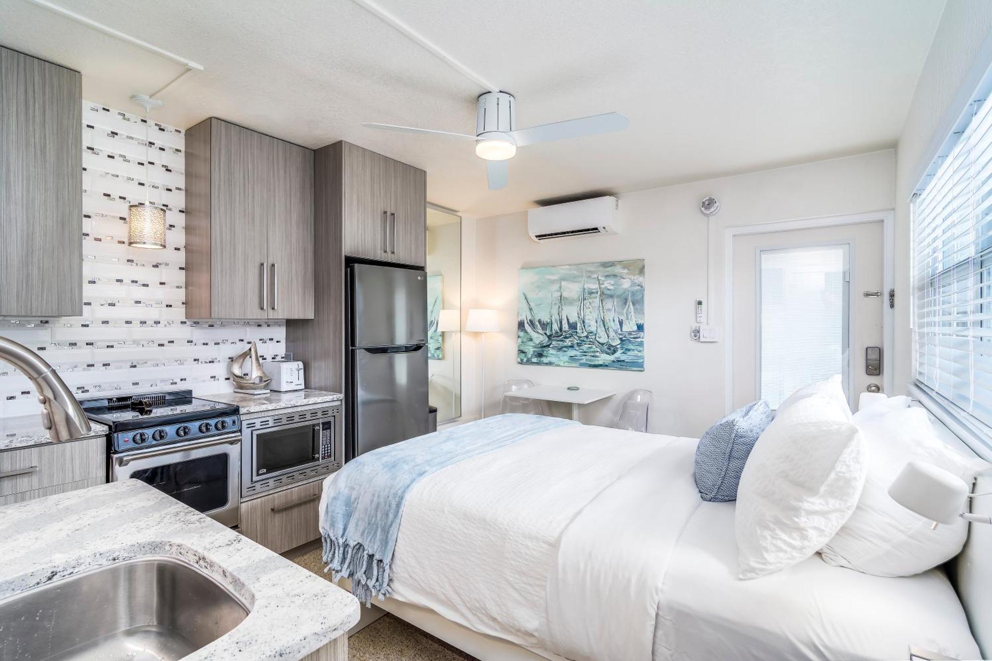 Boutique Vacation Rental Complex At Beach Cocoa Beach Exterior photo