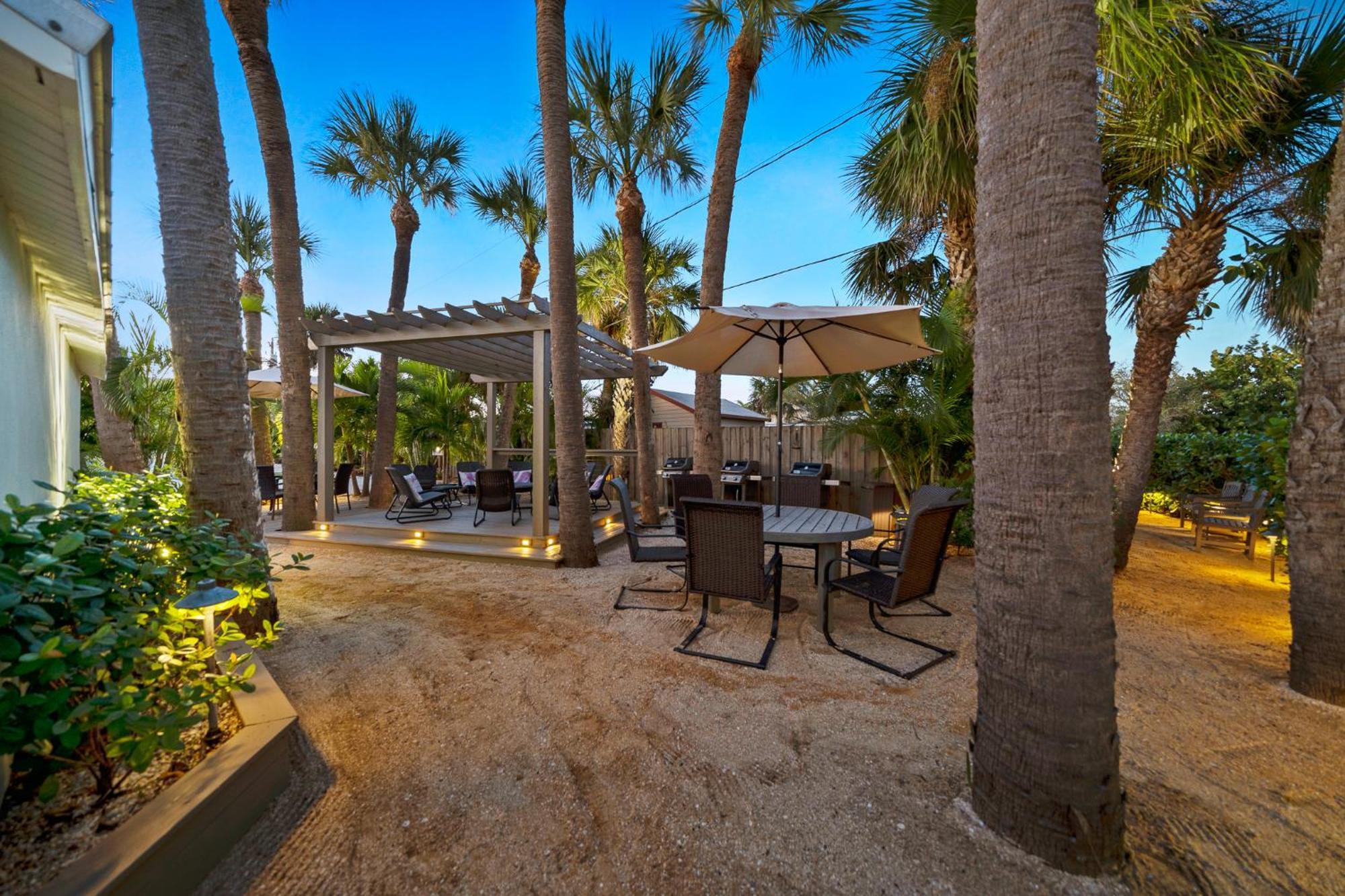Boutique Vacation Rental Complex At Beach Cocoa Beach Exterior photo